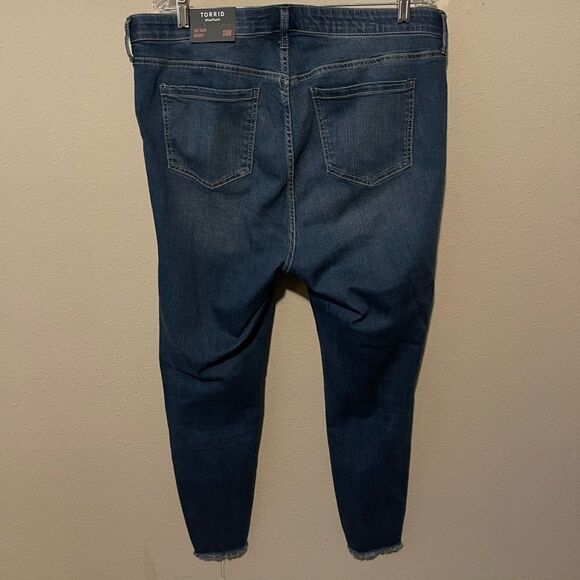 Torrid - Women’s sky high skinny premium stretch high rise jeans - Picture 6 of 11